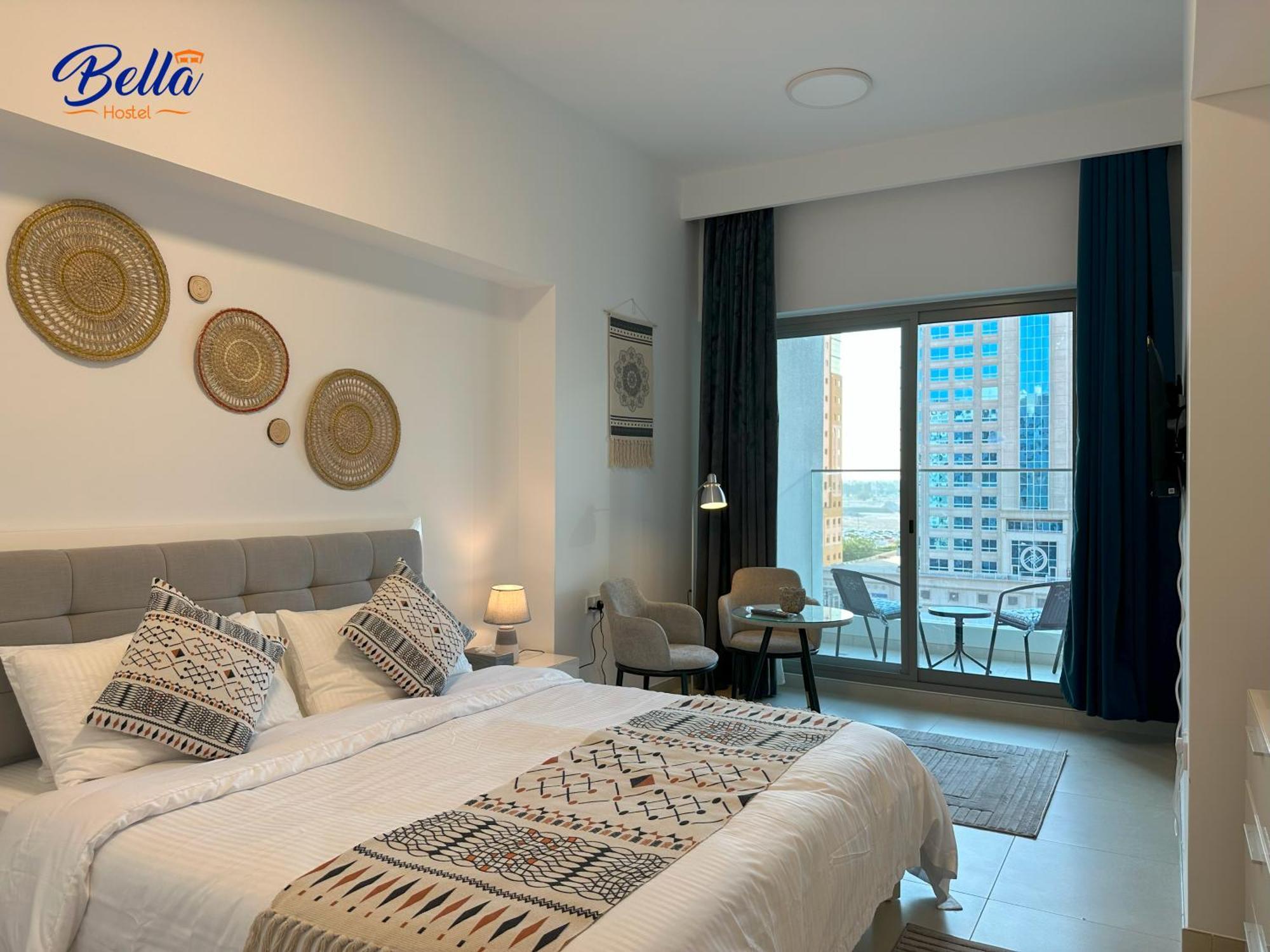 Homestay Bella - Luxury Private Master With Balcony Dubai