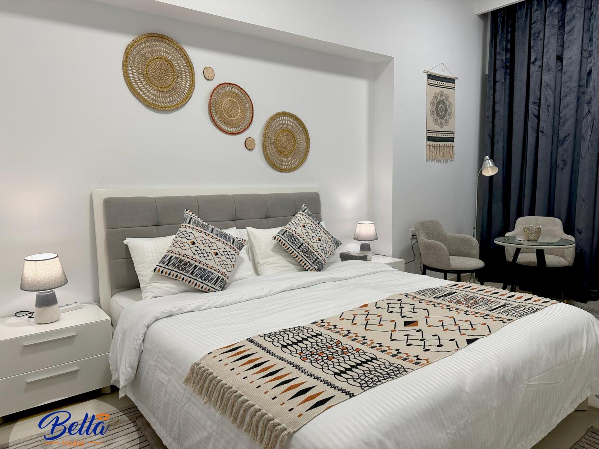 Bella - Luxury Private Master With Balcony Homestay